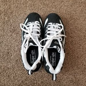 Skechers shapes up shoes